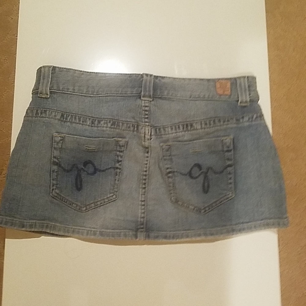 Guess jean mini skirt G pocket